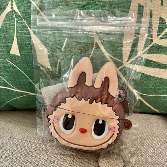 Labubu AirPod Pro case - Picture 2 of 3